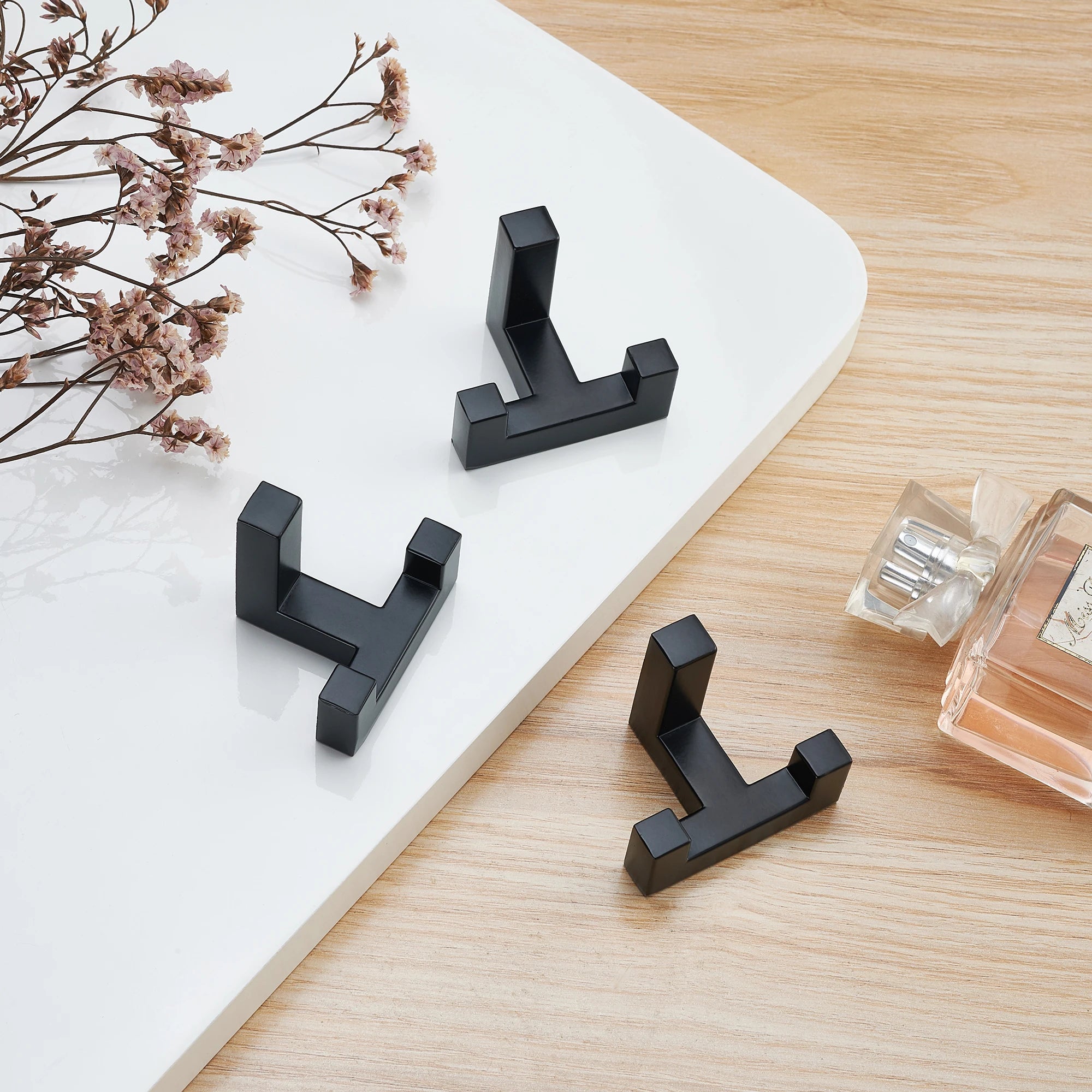 SARIHOSY Black Clothes Hanger Hooks Home Storage Hanger Wall Hooks for Key Hat Bag Bathroom Towel Hook Kitchen Wall Storage