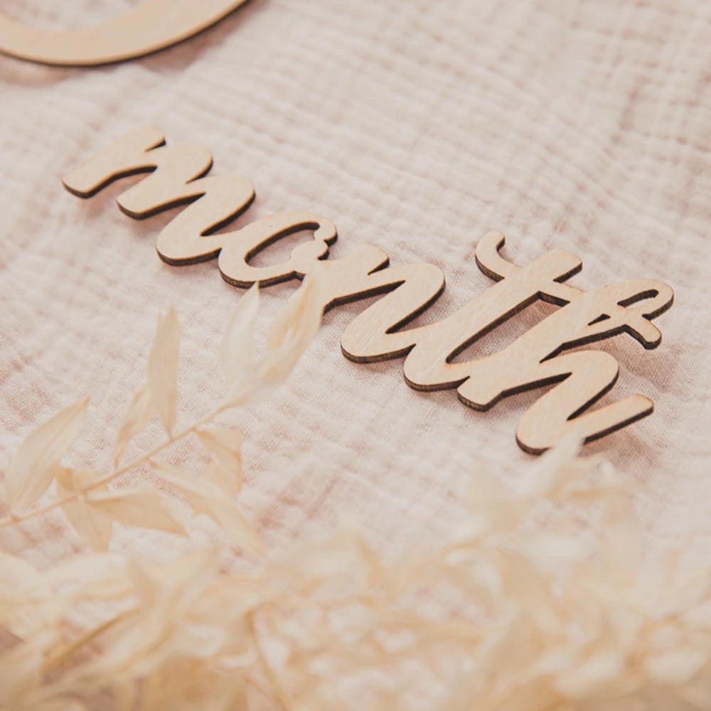 19pcs/lot Baby Milestone Number Monthly Memorial Cards Newborn Baby Wooden Engraved Age Photography Accessories Birthing Gift