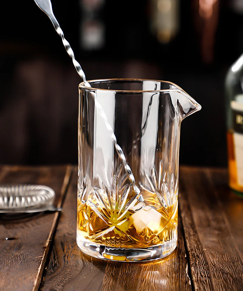 Cocktail Mixing Glass bartender Beaker Cocktail Stirring Glass with Thick Weighted Bottom Professional Bar Beaker Mixing Glass