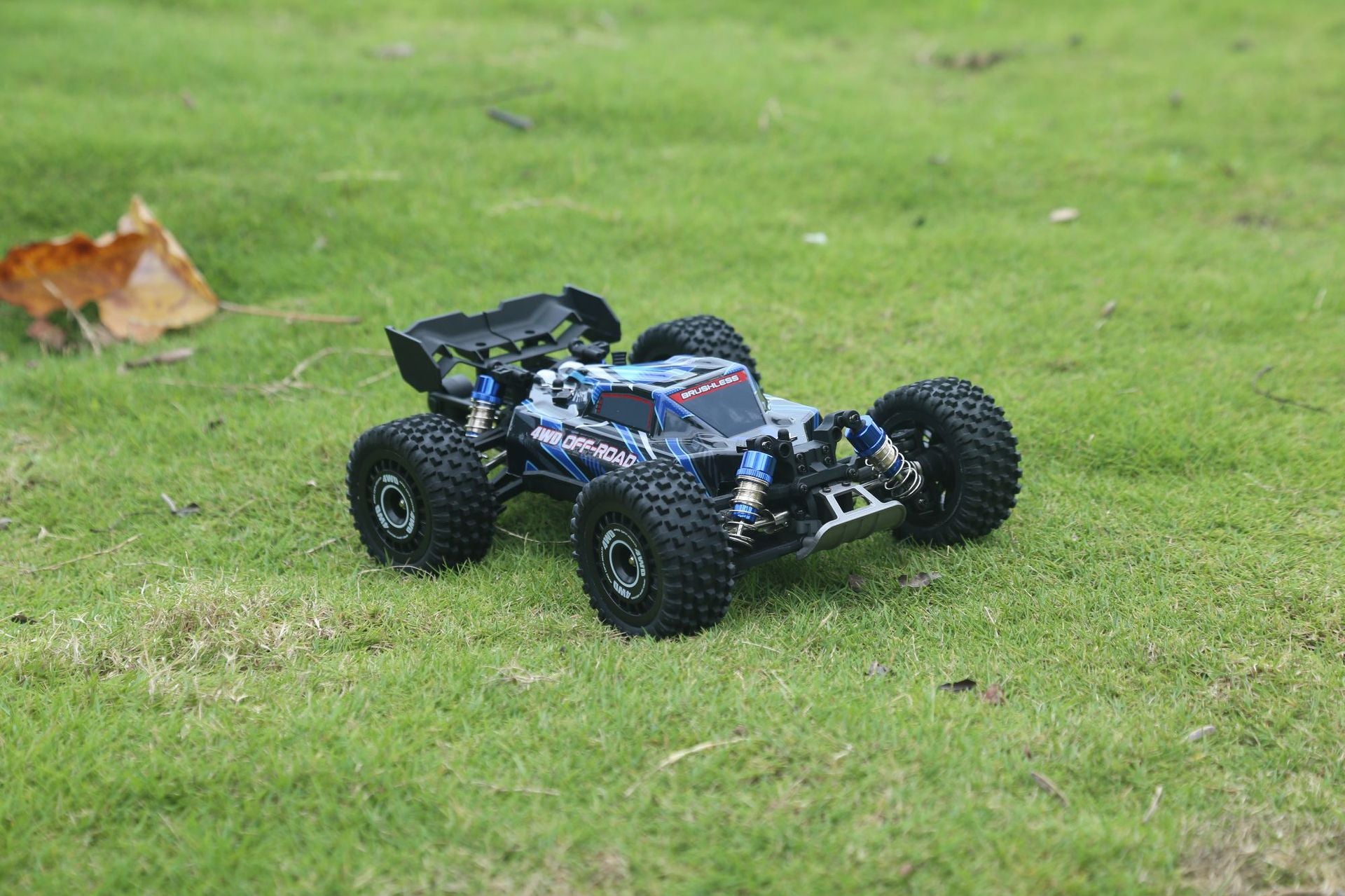 Hyper Go MJX 16207 16208 16209 16210 1/16 4WD RC Car 70KM/H Brushless  RC Racing Car Remote Control Cars Off-Road Truck Toys
