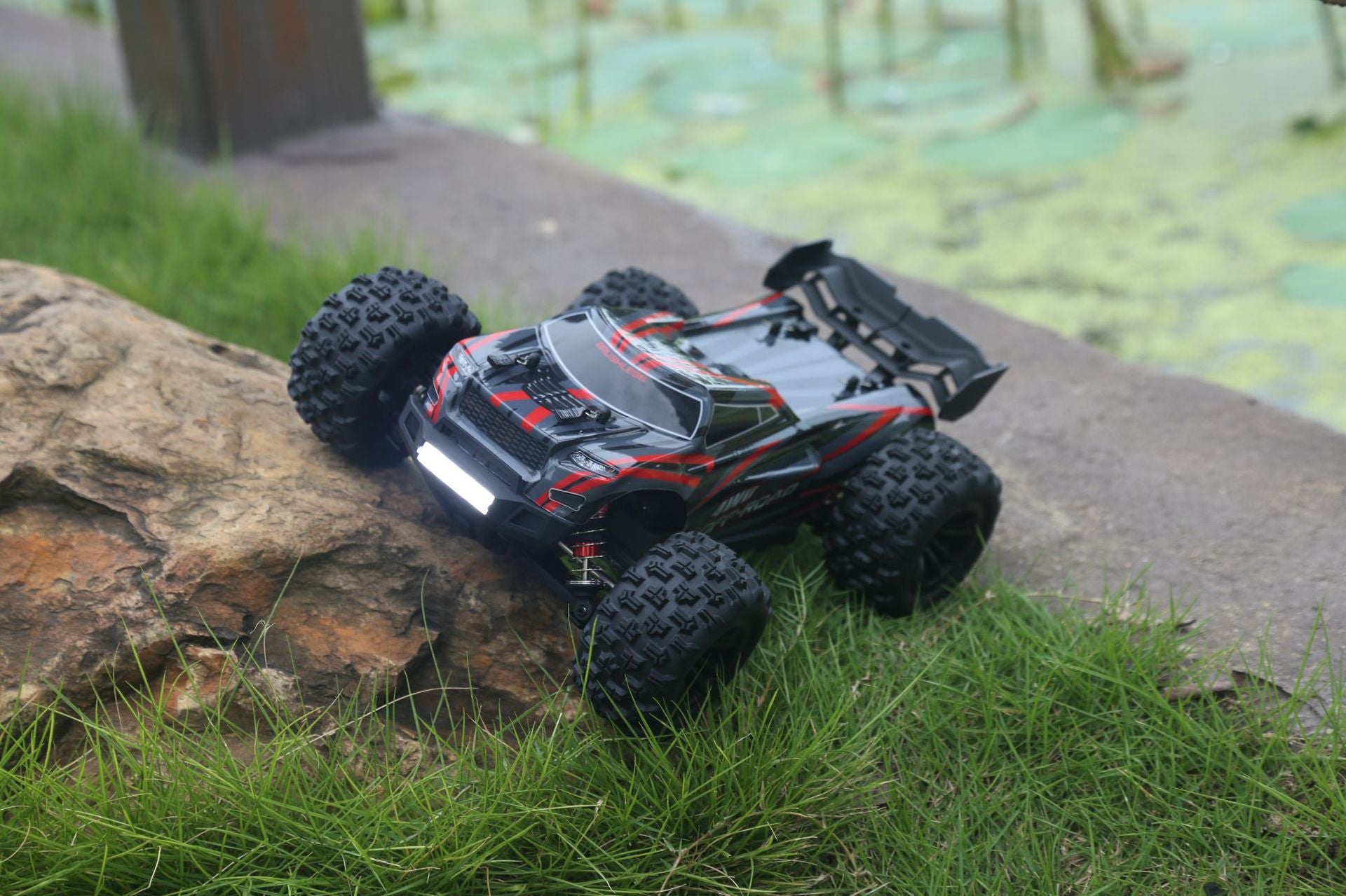 Hyper Go MJX 16207 16208 16209 16210 1/16 4WD RC Car 70KM/H Brushless  RC Racing Car Remote Control Cars Off-Road Truck Toys