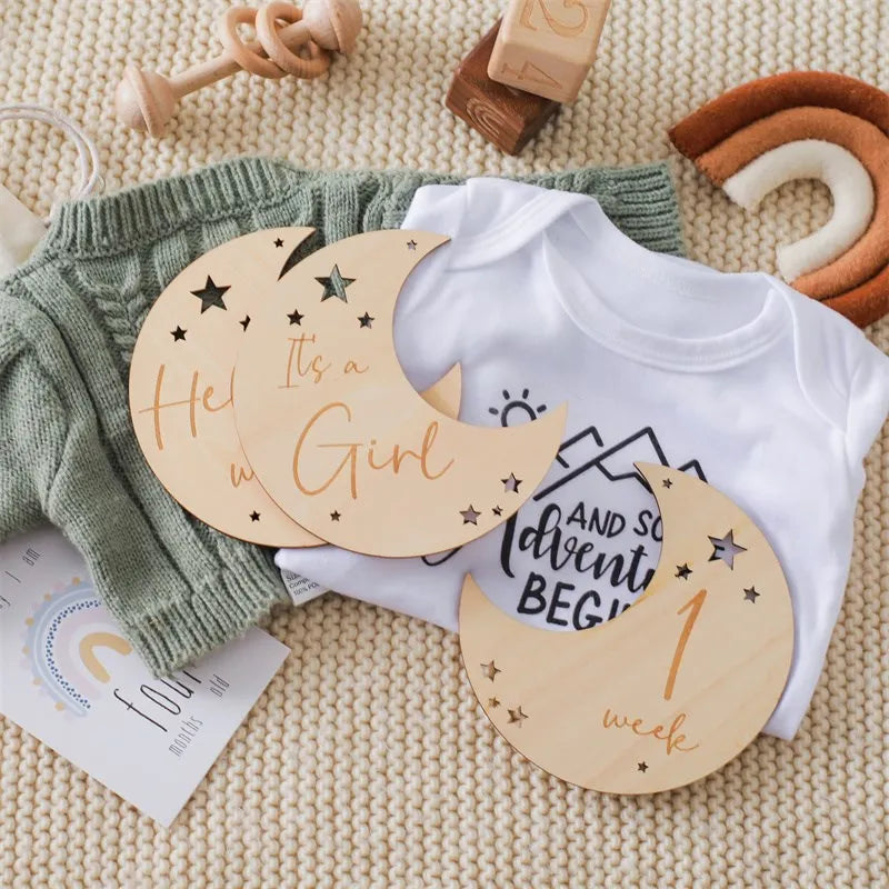 Baby Wooden Memorial Monthly Cards Moon Shape Monthly Newborn Engraved Age Photography Props Accessories Baby Birthing Gift