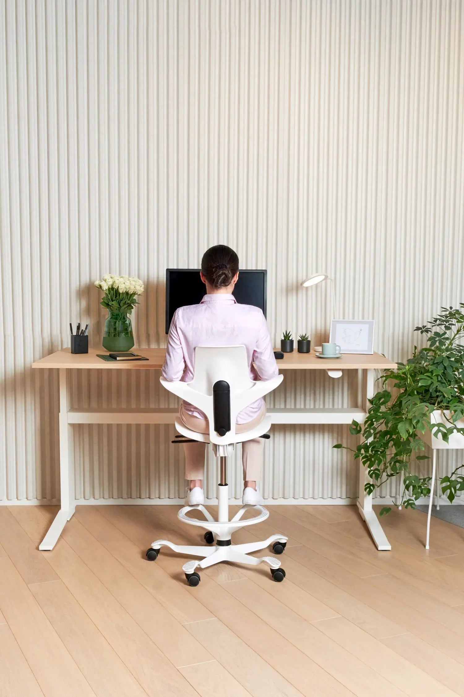 Ergonomic High Quality Comfortable Office Chair Euro Design Bar Stool Student Desk Computer & Gaming Gamer Swivel Chair