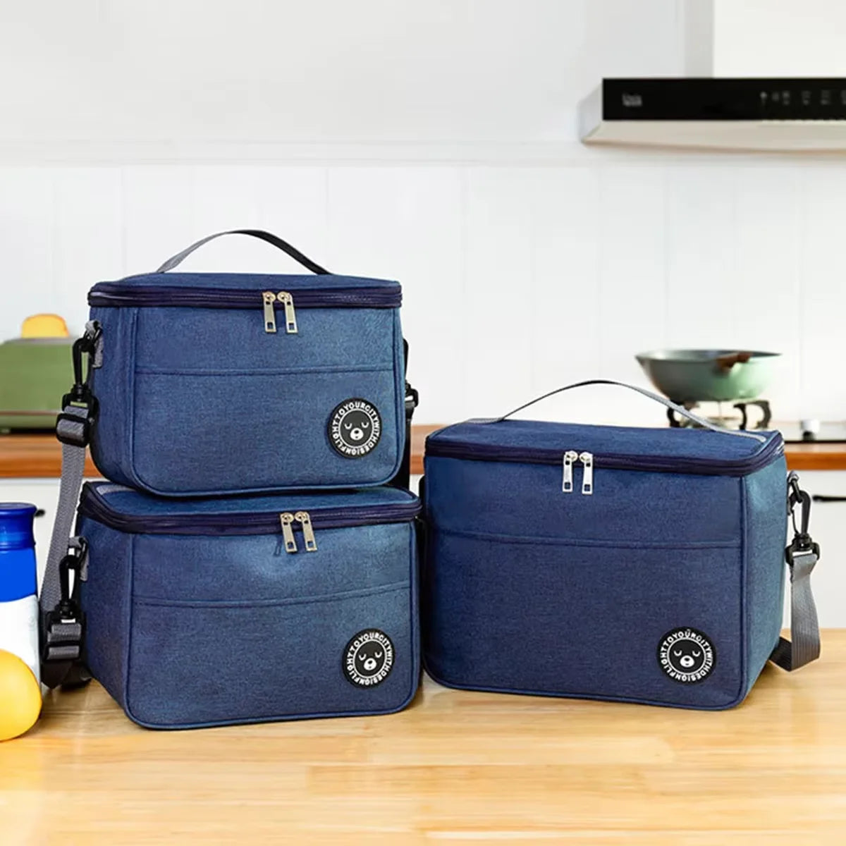 Capacity hand-held with shoulder strap insulated bag, lunch box bag, student thickened waterproof lunch bag.