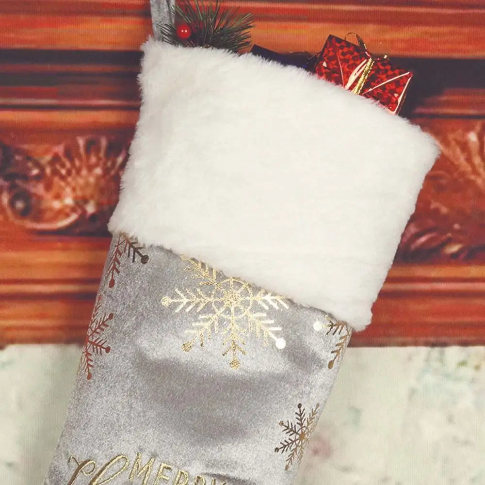 Embroidered Personalized Christmas Stocking Snowflake Pattern Red/Green Christmas Sock Large Capacity Christmas Gift Bag Navidad