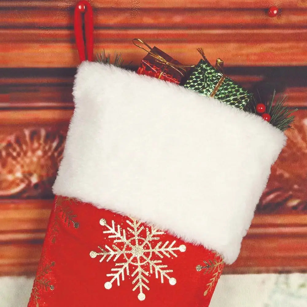 Embroidered Personalized Christmas Stocking Snowflake Pattern Red/Green Christmas Sock Large Capacity Christmas Gift Bag Navidad