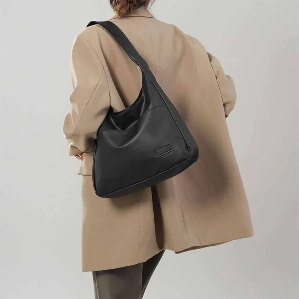 Simple and casual retro shoulder bag, trendy for casual commuting, large capacity tote bag