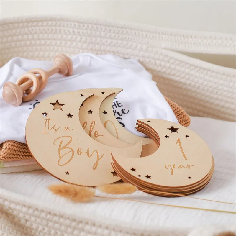 Baby Wooden Memorial Monthly Cards Moon Shape Monthly Newborn Engraved Age Photography Props Accessories Baby Birthing Gift