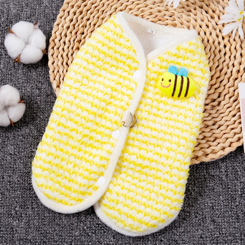 Cute Plaid Dog Jacket Coat Warm Cotton Dog Clothes Autumn Puppy Vest Jacket Bee Pattern Cat Cardigan Coat Chihuahua Pet Apparel