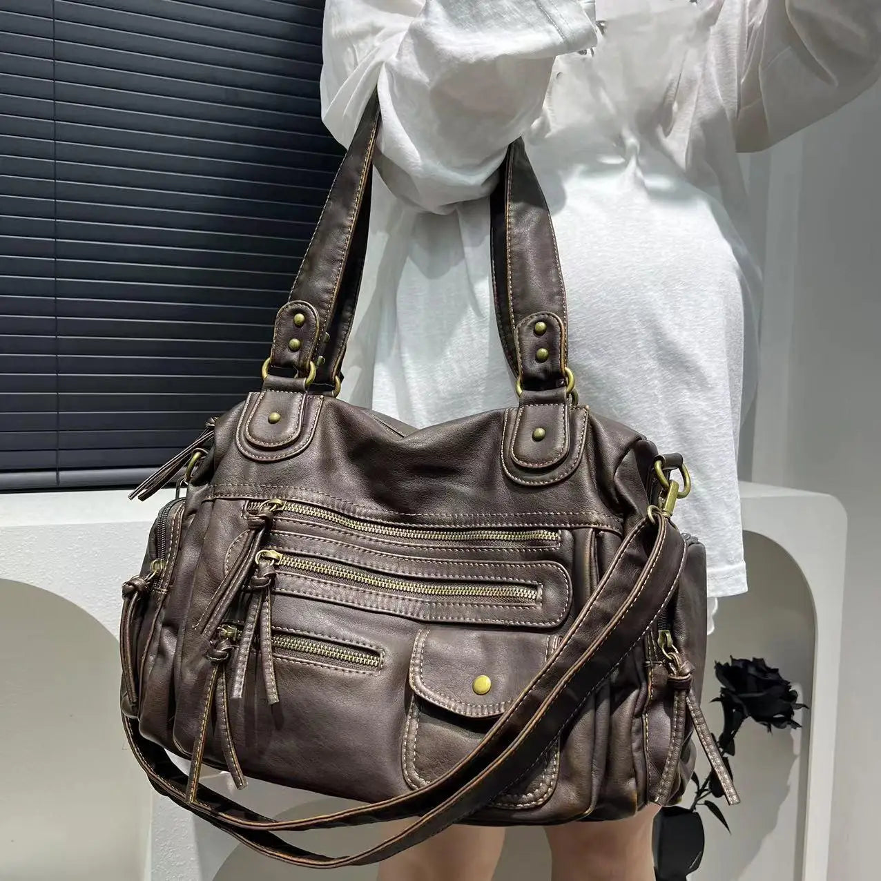 Y2K Hot Girl Single Shoulder Crossbody Bag Vintage Washed Leather Motorcycle Bag Large Capacity Multi Pocket Bag