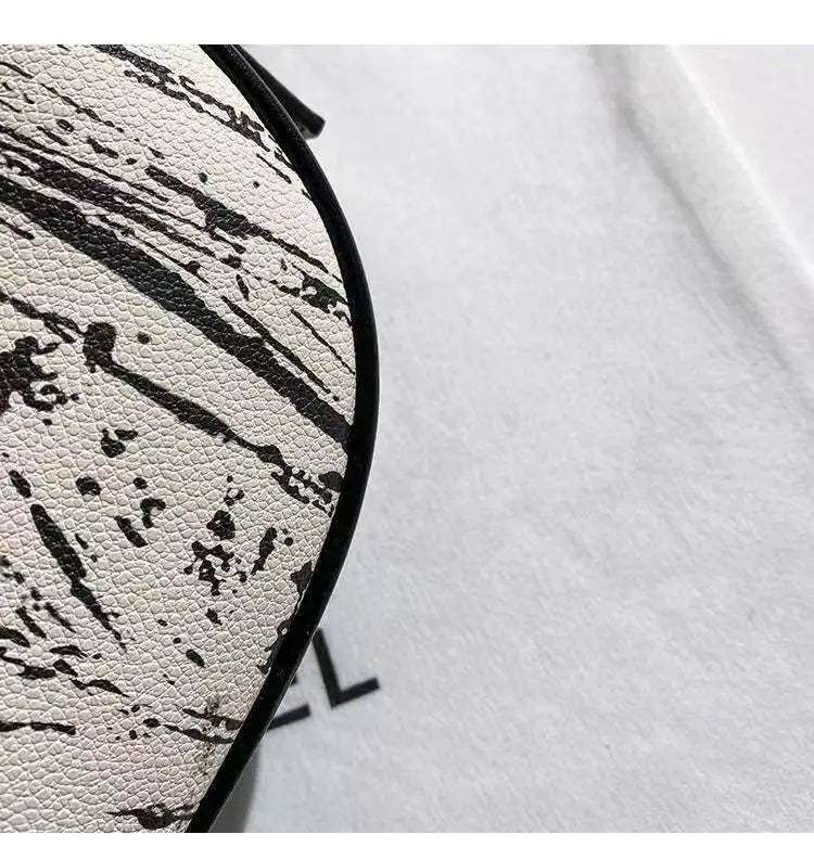 Women's Bag Niche Design Handbag 2025 New Versatile Baguette Armpit Bag with High-end Feel