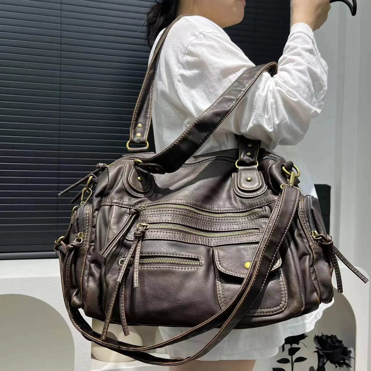 Y2K Hot Girl Single Shoulder Crossbody Bag Vintage Washed Leather Motorcycle Bag Large Capacity Multi Pocket Bag