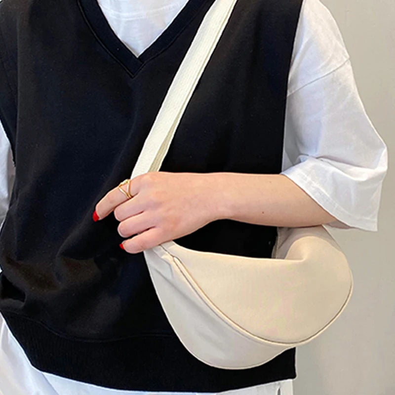 Fashionable Casual Shoulder Bag, Lightweight and Versatile, Suitable for Daily Outings, with Adjustable Shoulder Straps