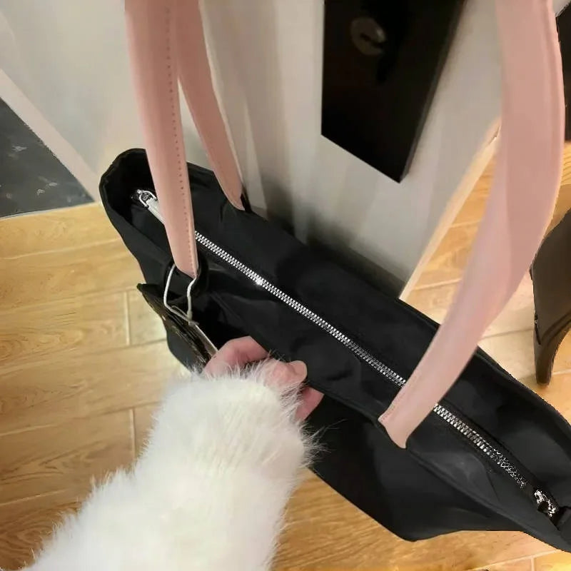 Cute cartoon embroidery large capacity shopping bag, fashionable and versatile shoulder bag, fashionable women's black handbag