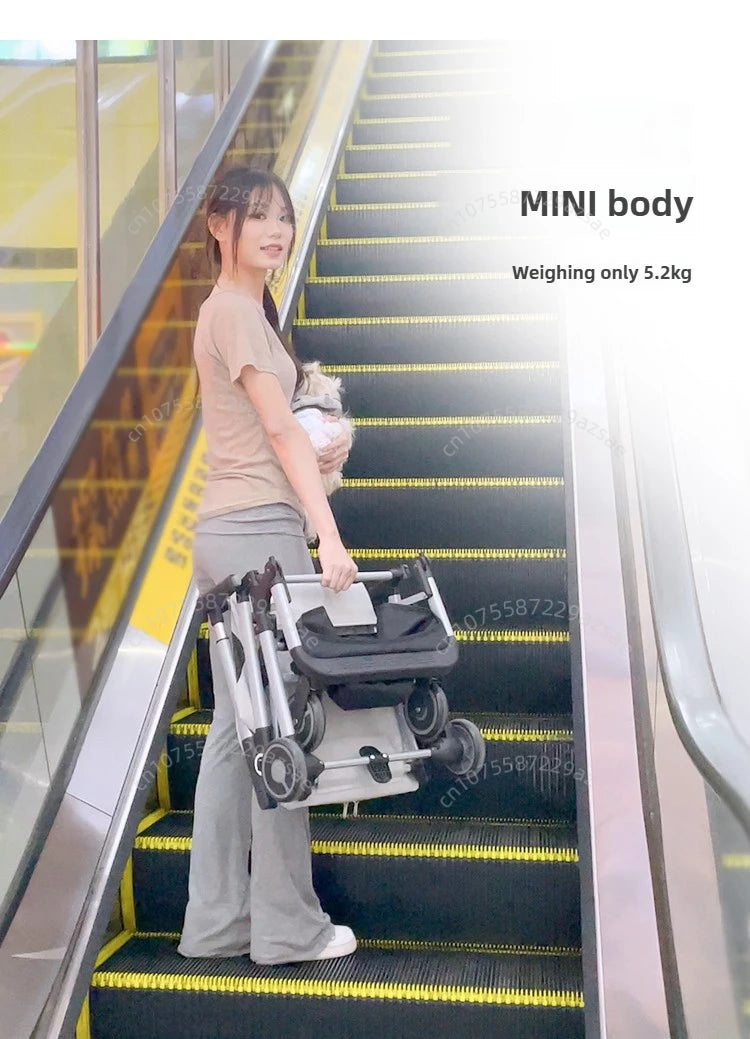 Portable pet stroller Ultra-light and easy to fold Large capacity pet stroller can accommodate two cats at the same time