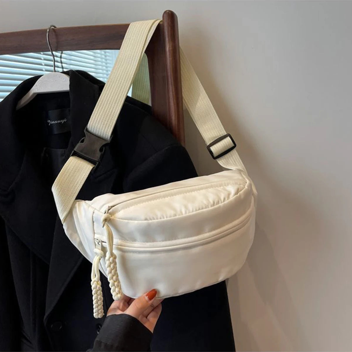 Women’s Lightweight Nylon Waist Bag Large Capacity Zipper Multiple Compartments Crossbody Bag Stylish Practical for Daily Use