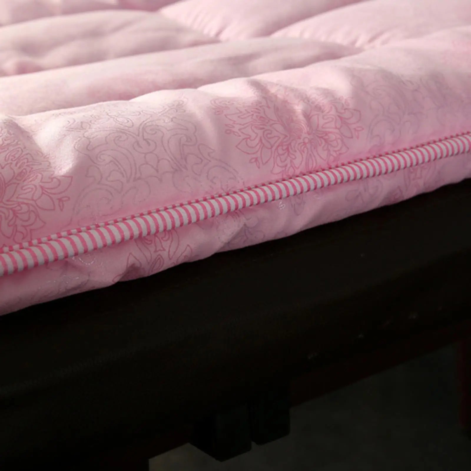 SPA Massage Table Pad Beauty Salon Mattress with Elastic Bands Lightweight Bed Mat Facial Bed Cushion for Hotels Guesthouses