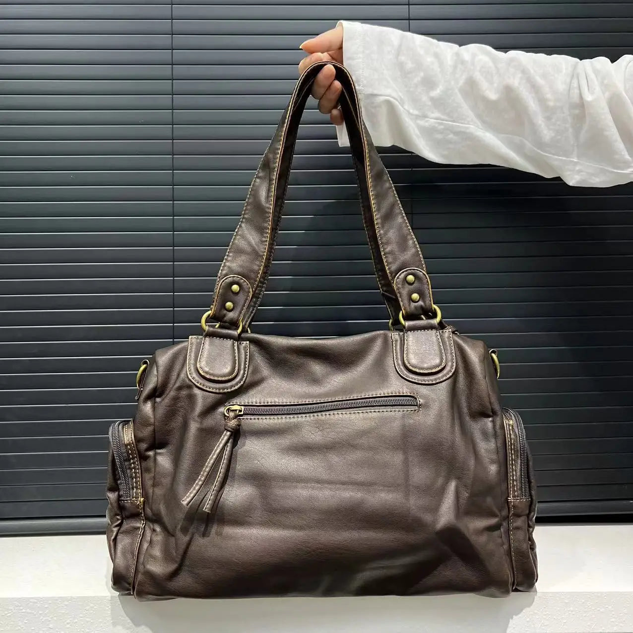 Y2K Hot Girl Single Shoulder Crossbody Bag Vintage Washed Leather Motorcycle Bag Large Capacity Multi Pocket Bag