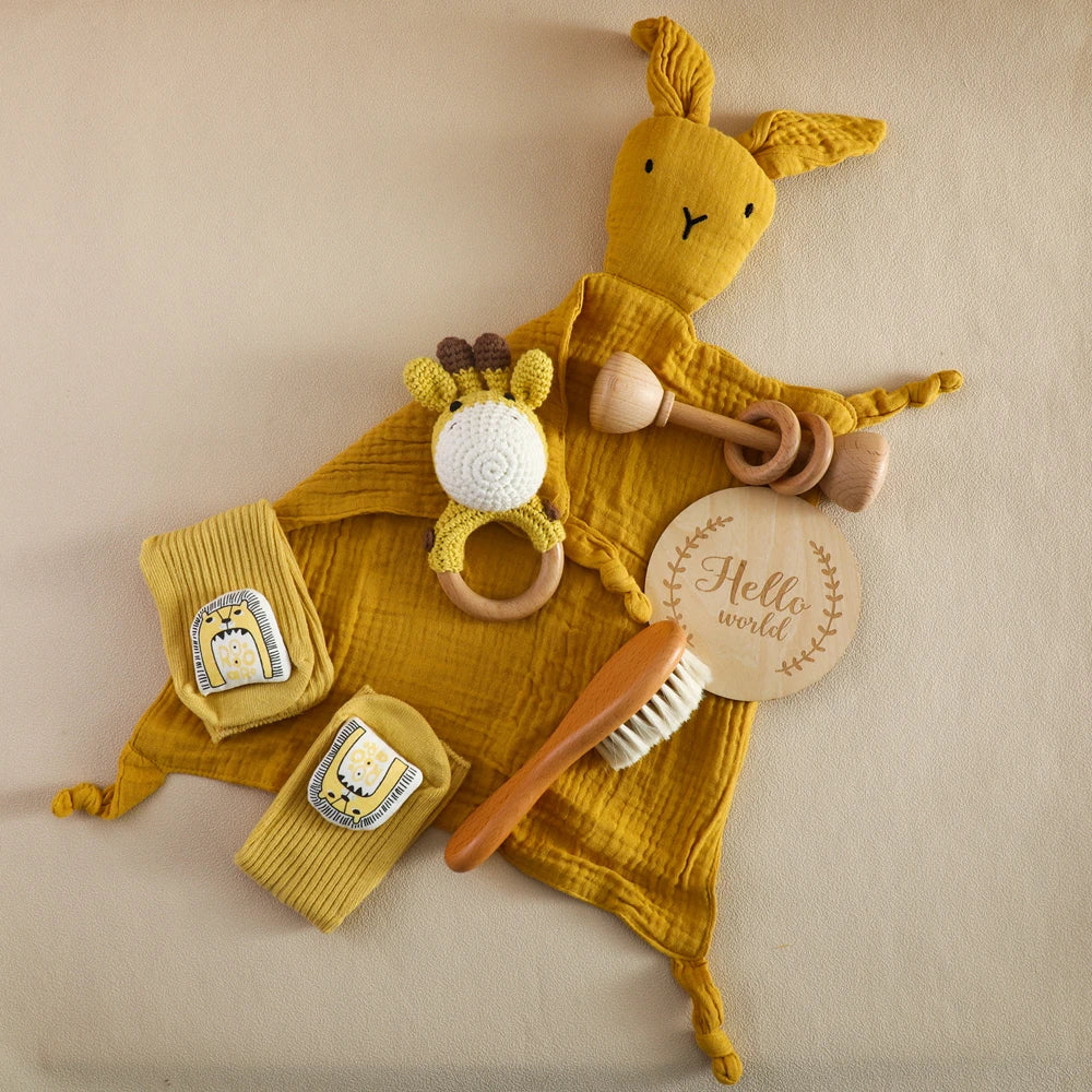 Newborn Bath Set Baby Drool Towel,Socks,Rattle,Brush,Mileage Card Gifts Box Photography Props Accessories Wooden Children's Gift