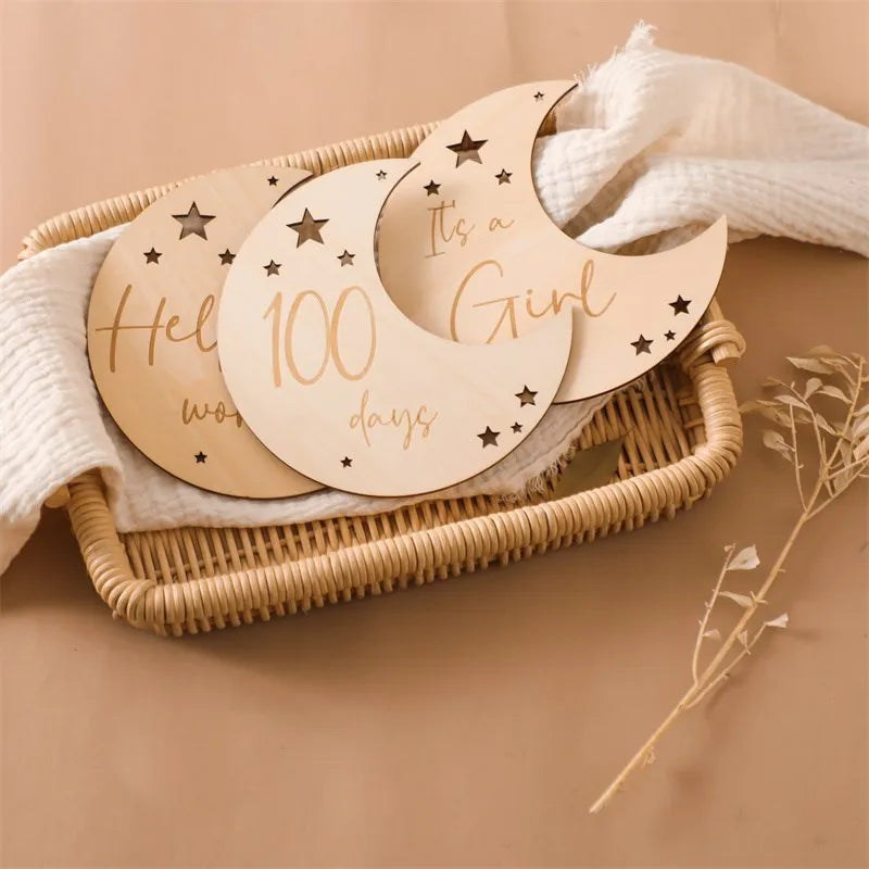 Baby Wooden Memorial Monthly Cards Moon Shape Monthly Newborn Engraved Age Photography Props Accessories Baby Birthing Gift