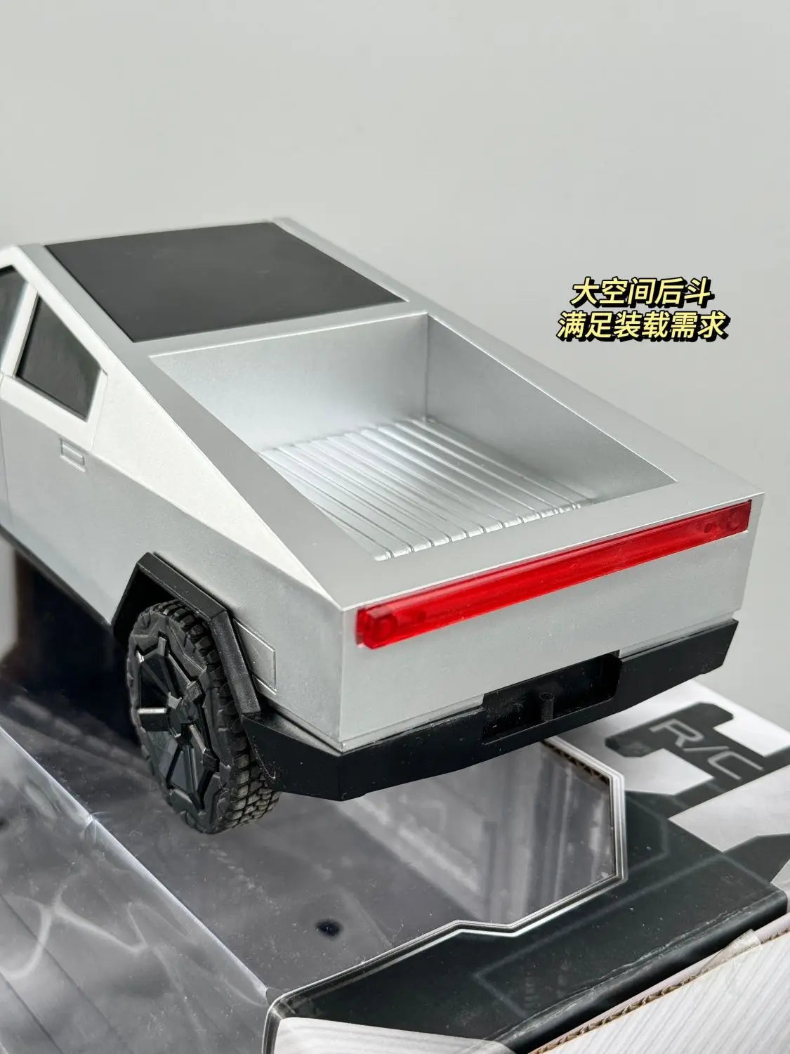 1:12 Rc Cybertruck Offroad Station Wagon Batmobile Rc Car Simulation Pickup Truck Simulation Collection Model Kids Toys Boy Gift