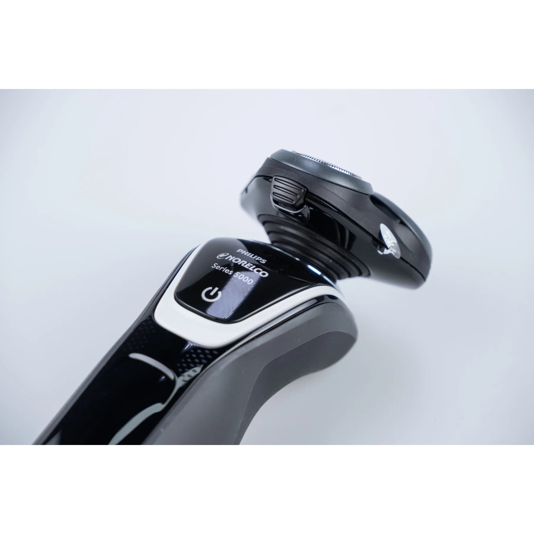Philips Norelco Razor Shaver  series 5000 S5210, Wet & Dry, No original packaging, Quick Charge,  MultiPrecision Blade System