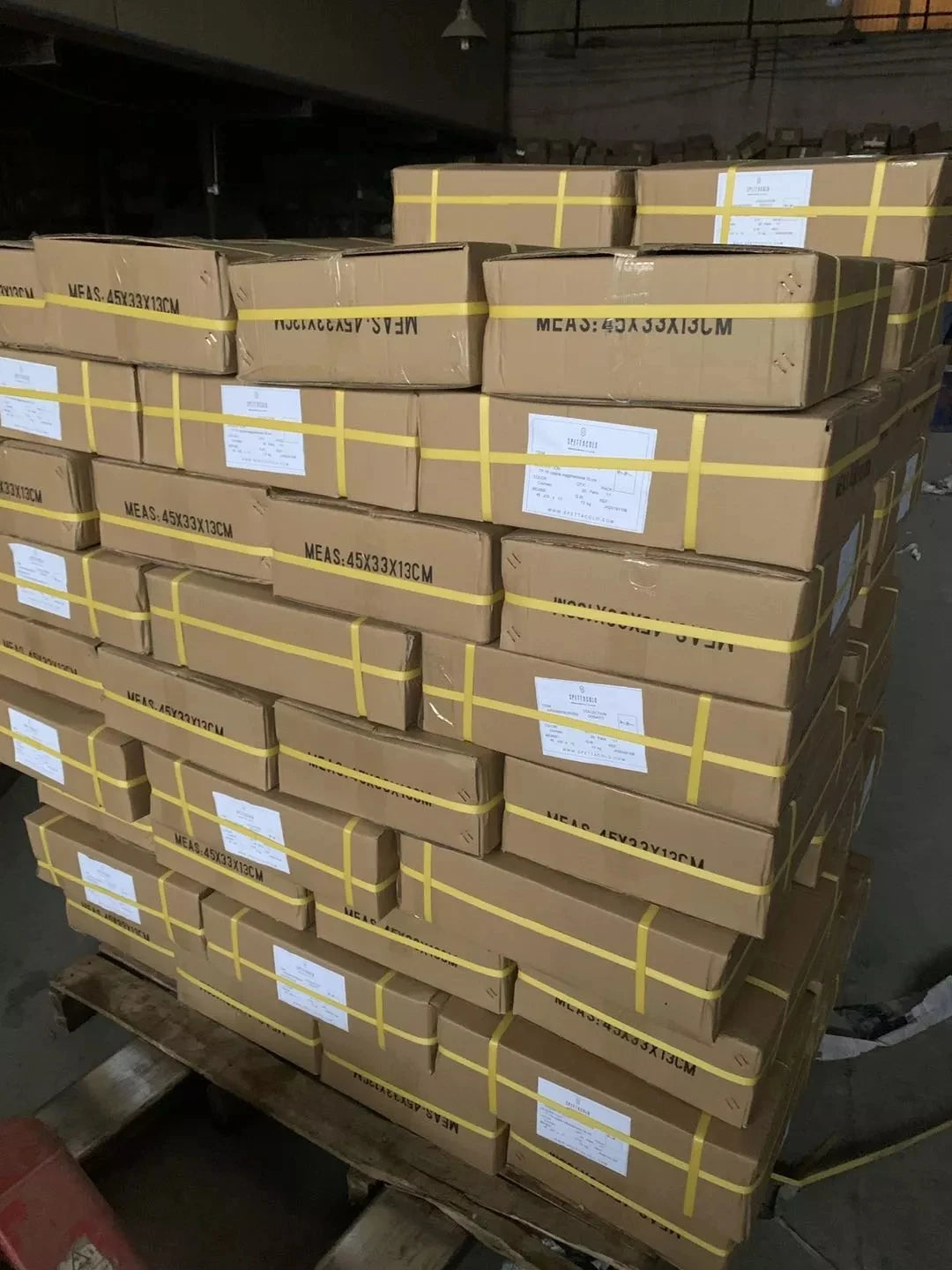 Standing Mirror Luxury Large Floor Mirror Square Round Full Length Mirror for Bridal Shop