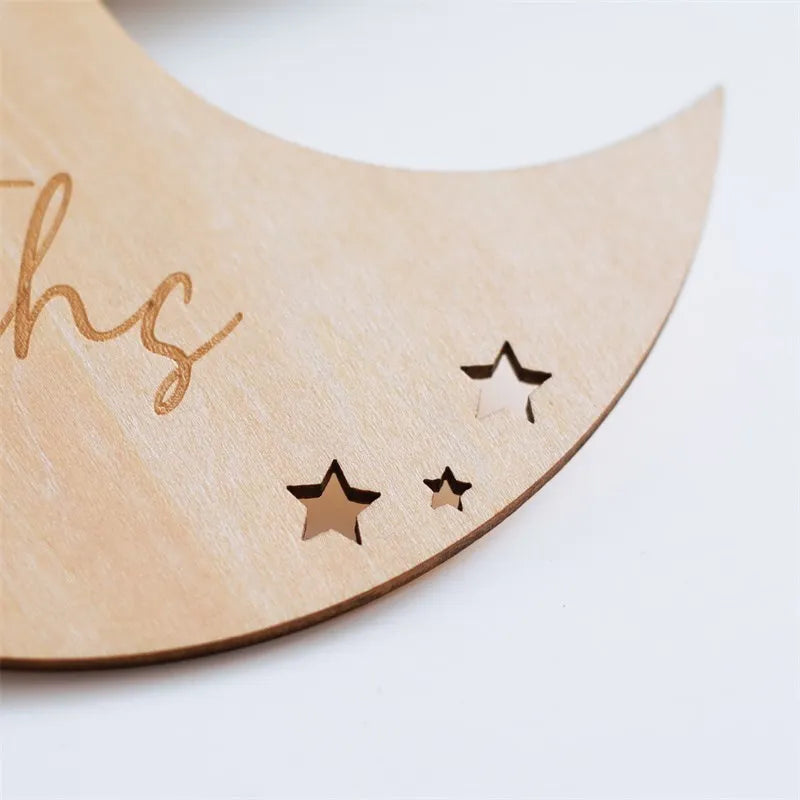 Baby Wooden Memorial Monthly Cards Moon Shape Monthly Newborn Engraved Age Photography Props Accessories Baby Birthing Gift
