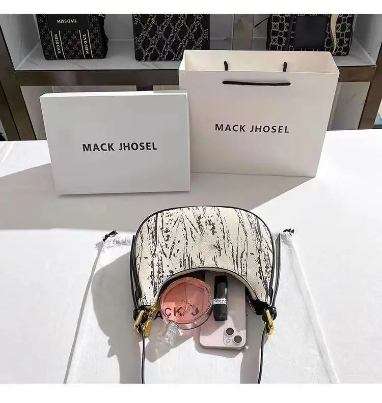 Women's Bag Niche Design Handbag 2025 New Versatile Baguette Armpit Bag with High-end Feel