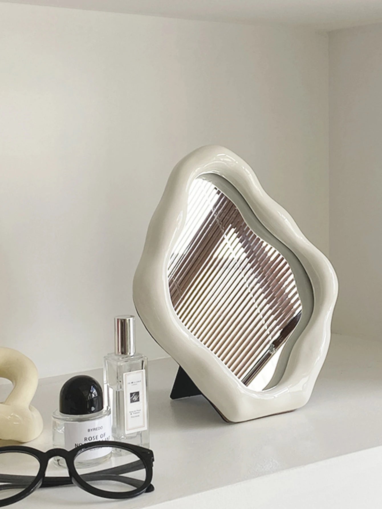 Irregular vintage dresser mirror high color French makeup mirror bedroom desktop decorative ornaments