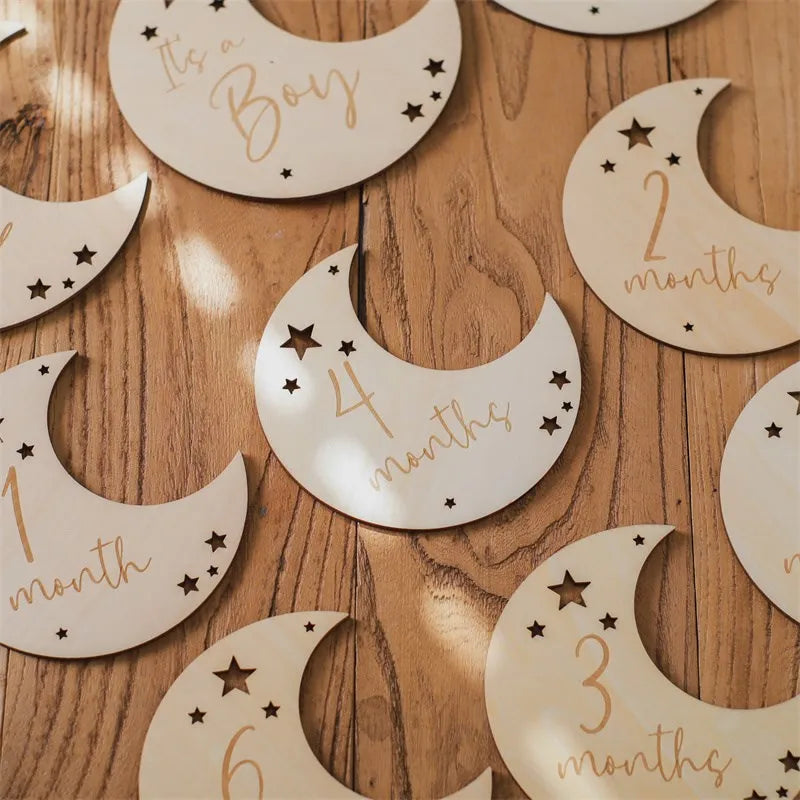 Baby Wooden Memorial Monthly Cards Moon Shape Monthly Newborn Engraved Age Photography Props Accessories Baby Birthing Gift