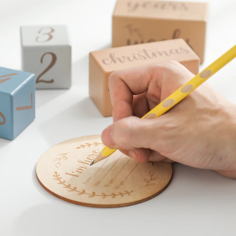 7pcs/set Wooden Baby Month Milestone Digit Record Card Newborn Birthday Gift Souvenir Baby Photo Photography Accessorie With Box