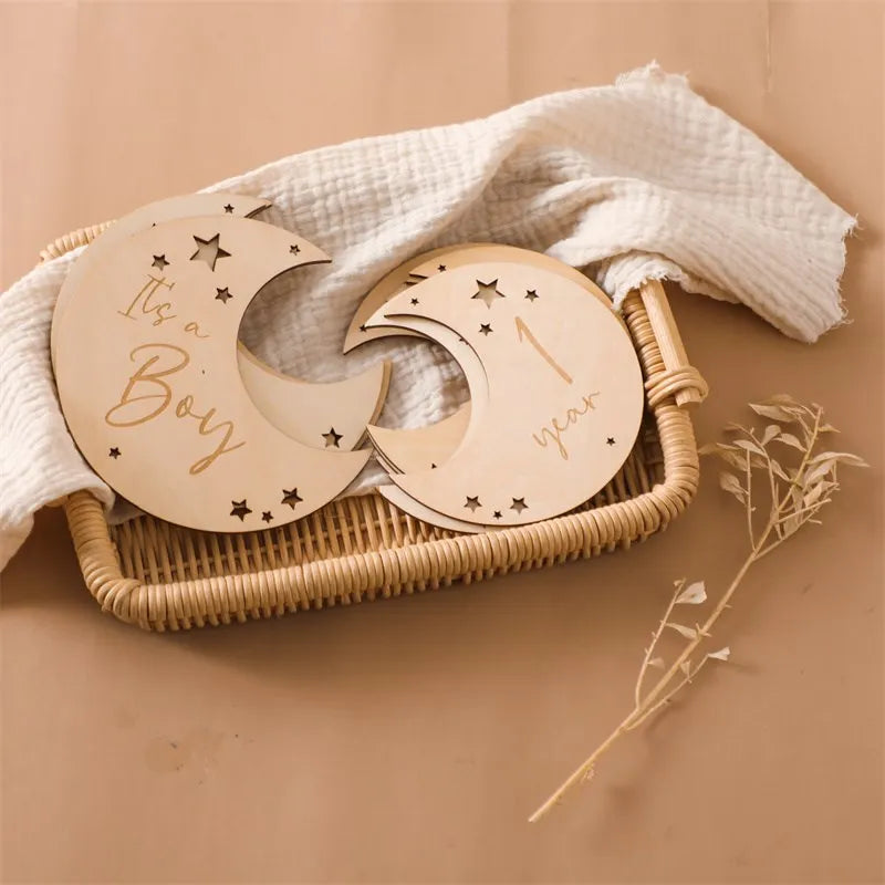 Baby Wooden Memorial Monthly Cards Moon Shape Monthly Newborn Engraved Age Photography Props Accessories Baby Birthing Gift