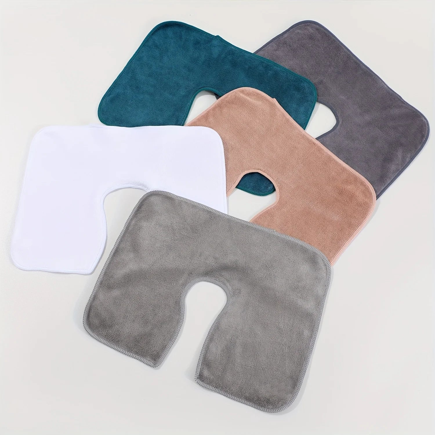 1pc Heart-Shaped U Face Perforated Massage Towel - Soft Fluffless Machine Washable Durable for Spa Beds/Tables & Beauty Parlors