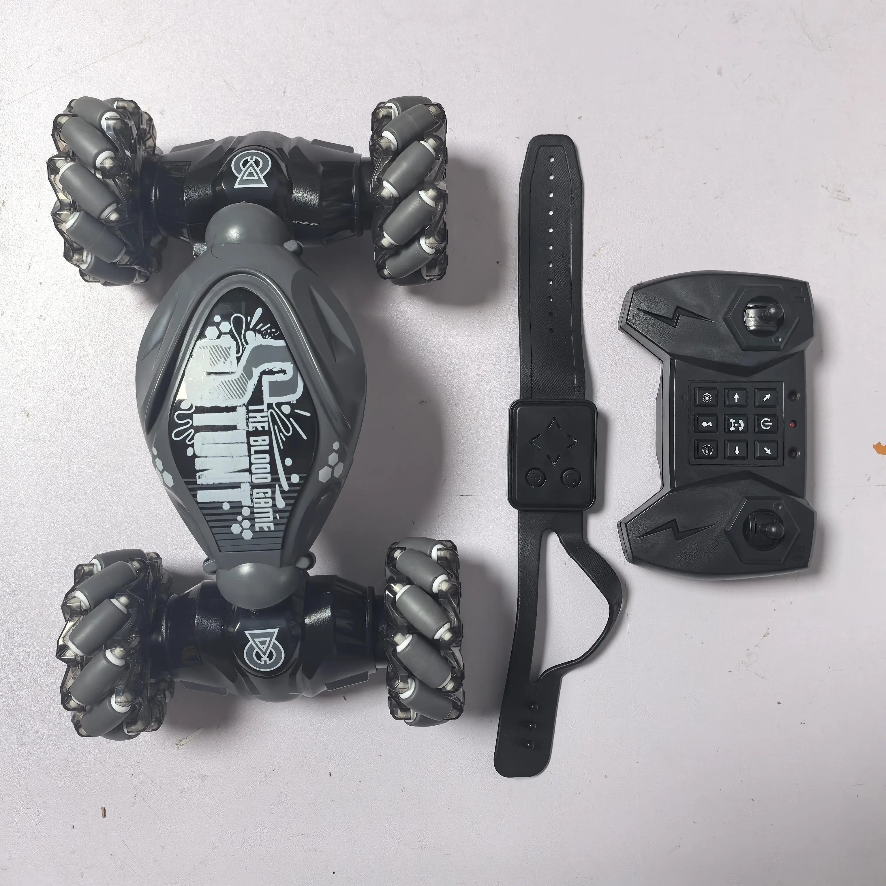 4WD RC Drift Car With Music Led Lights 2.4G Gesture Radio Remote Control Spray Stunt Car 360° Rotating Climbing Car Toys Gift