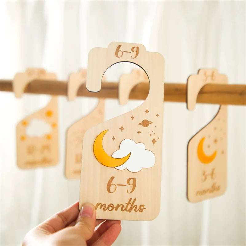 Baby Wooden Dividers Closet Size Wardrobe Separator Star Moon Milestone Cards Months Organizers Kids Photography Accessories