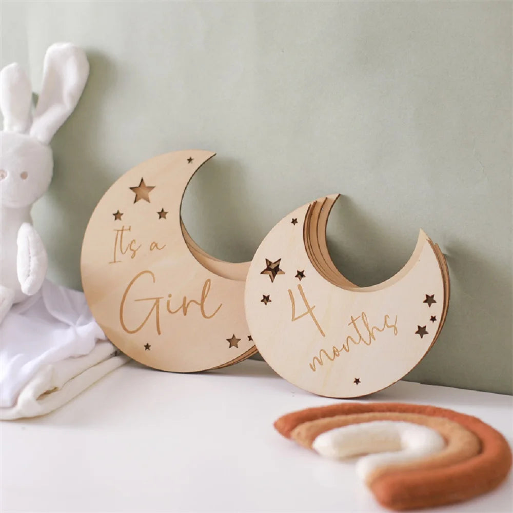 Baby Wooden Memorial Monthly Cards Moon Shape Monthly Newborn Engraved Age Photography Props Accessories Baby Birthing Gift