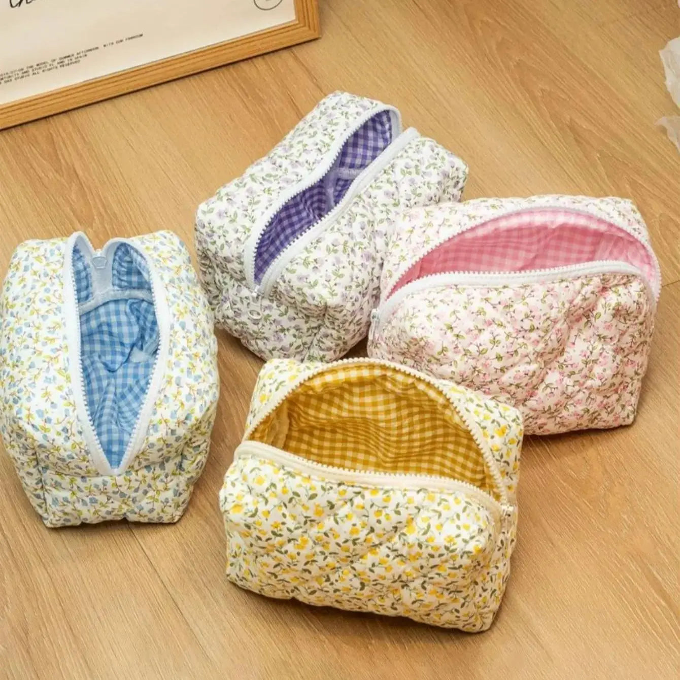 Storage Organizer Floral Puffy Quilted Makeup Bag Flower Printed Cosmetic Pouch Large Travel Cosmetic Bag Makeup Accessory