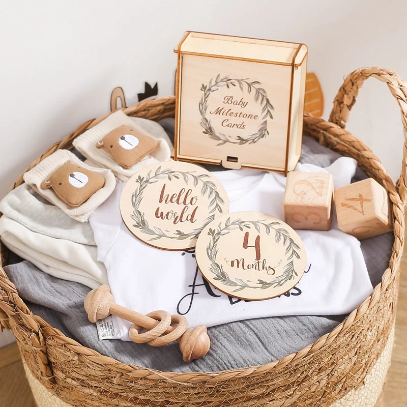 8Pcs Wooden Baby Milestone Cards Number Monthly Memorial Cards Wooden Engraved Age Photography Accessories Baby Birthing Gift