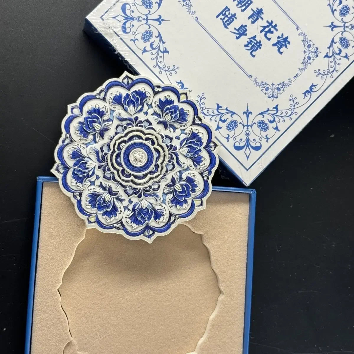 Chinese blue and white porcelain portable mirror, antique style makeup mirror, souvenir, portable companion gift, ceramic