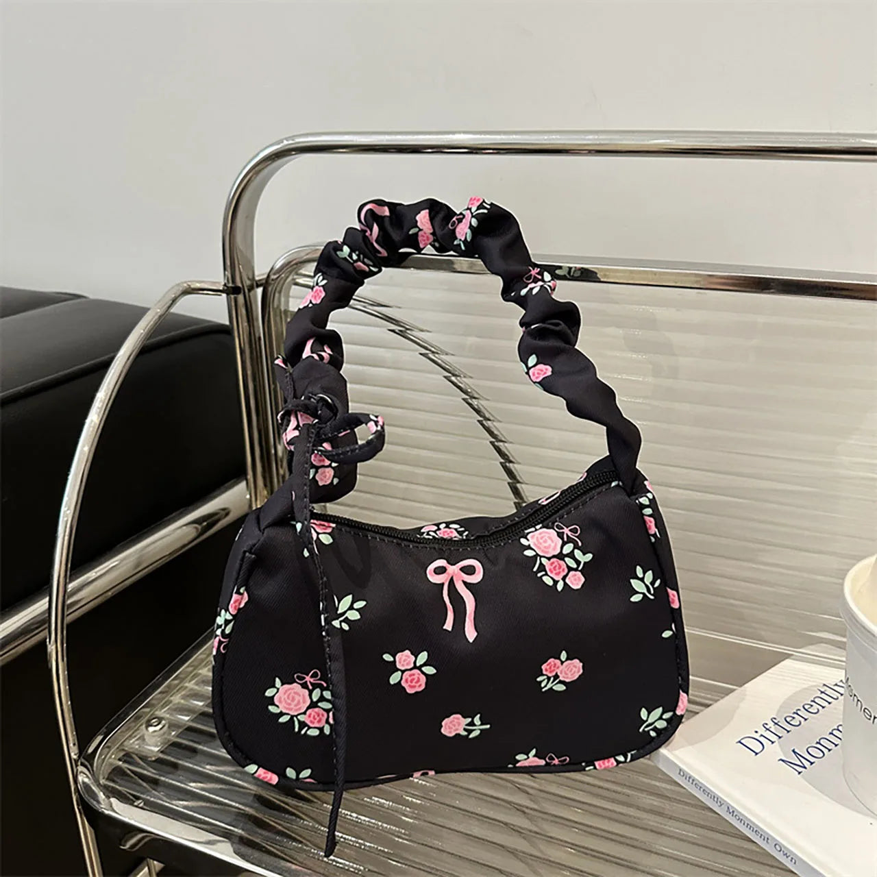 New Korean Girl Handbags Cute Flower Bow Print Crossbody Bags Canvas Shoulder Bags Outdoor Travel Women Keys Phone Messenger Bag