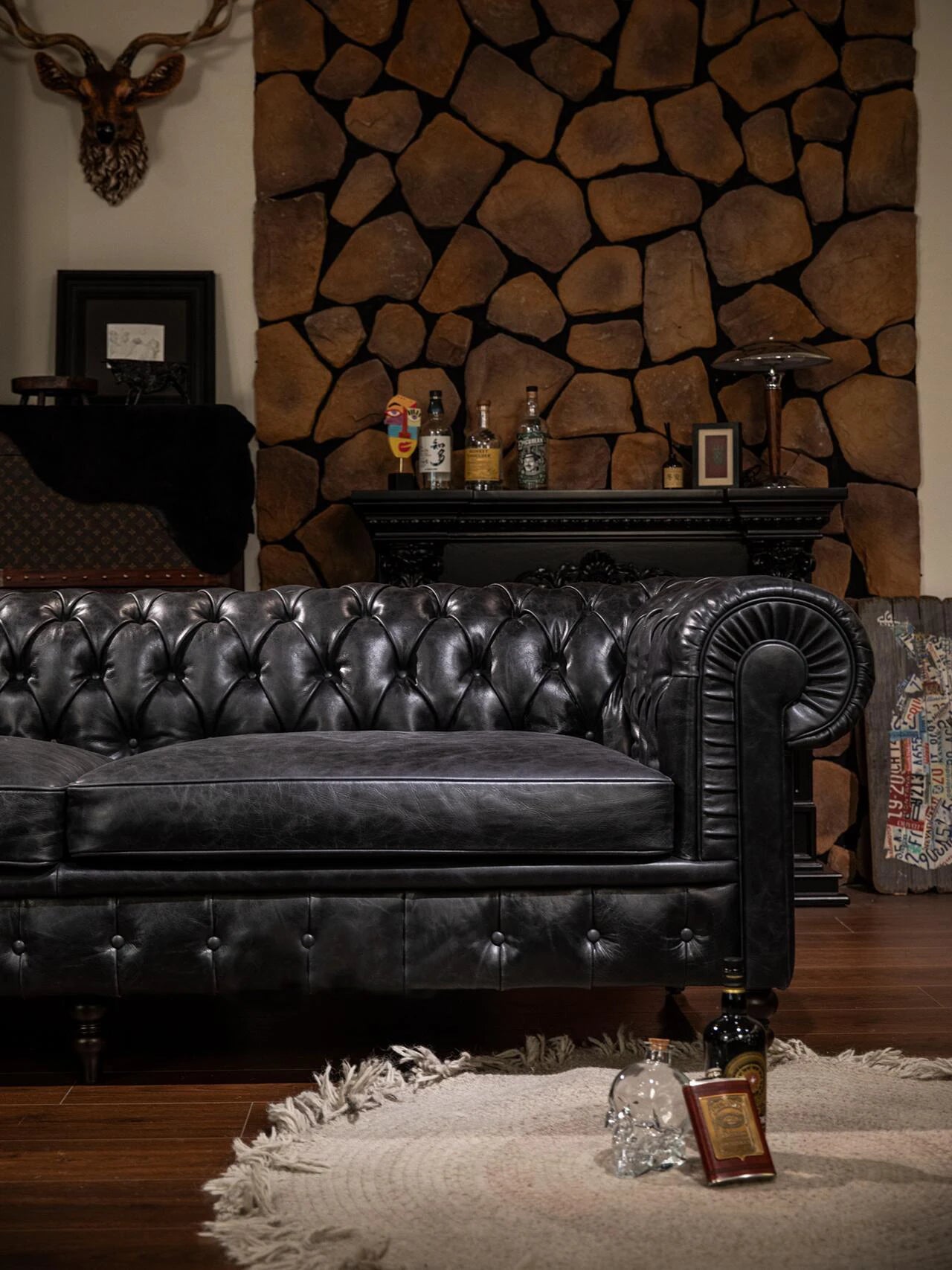 American classic tufted sofa, vintage cigar bar whiskey straight row sofa, oil wax leather café sofa
