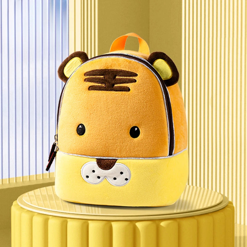 Popular Plush Backpack for Kindergarten Boys and Girls Children's Backpack for Babies Anti Lost Backpack for Babies Super Cute