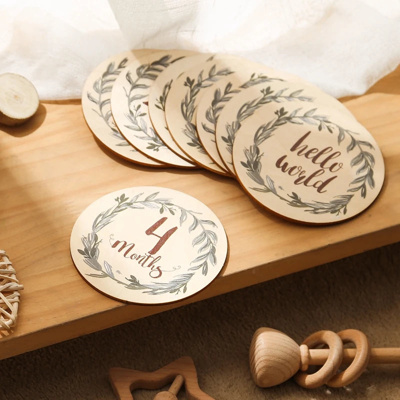 8Pcs Wooden Baby Milestone Cards Number Monthly Memorial Cards Wooden Engraved Age Photography Accessories Baby Birthing Gift