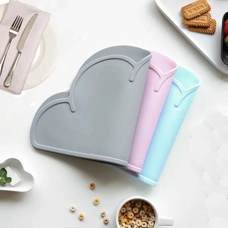 Cloud style Pet Feeding Mat for Cats and Dogs with Nonspill Nonslip Waterproof Leakage Food Easy to Clean Silicone Placemats - Lily.sg Global Shopping