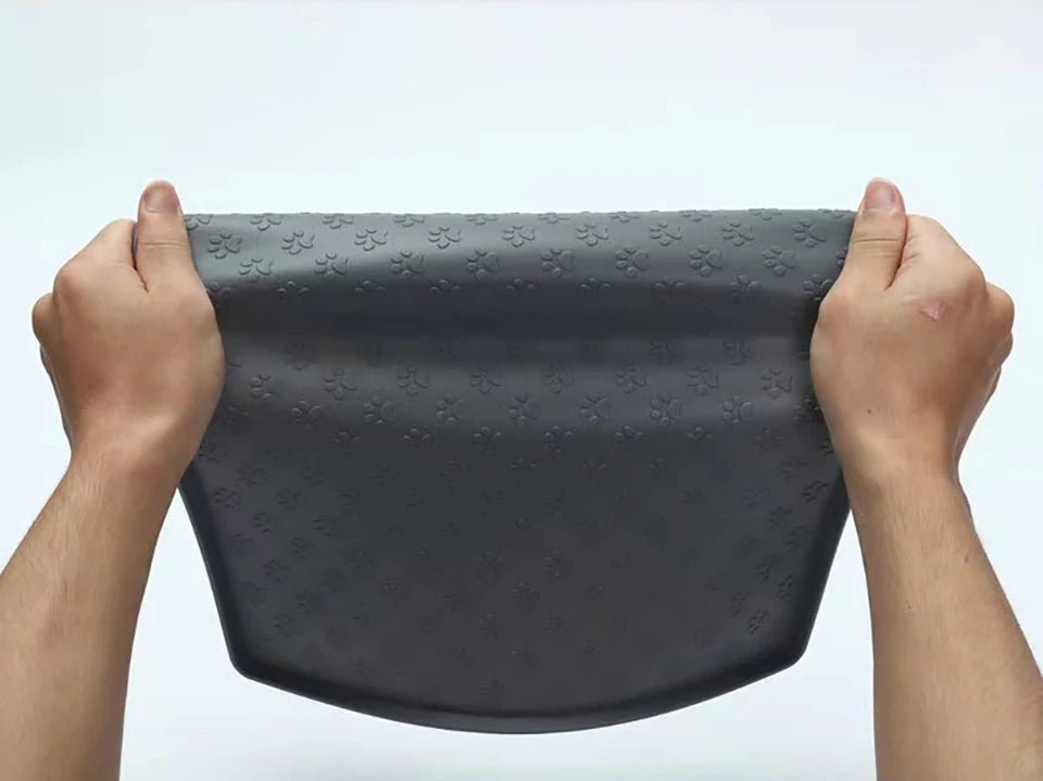 Pet Placemat Cat Dog Drinking Feeding Placemat Feeder Mats Cat Feed Mat Dog Food bowl Mat Silicone Waterproof Pet Bowl Pad - Lily.sg Global Shopping